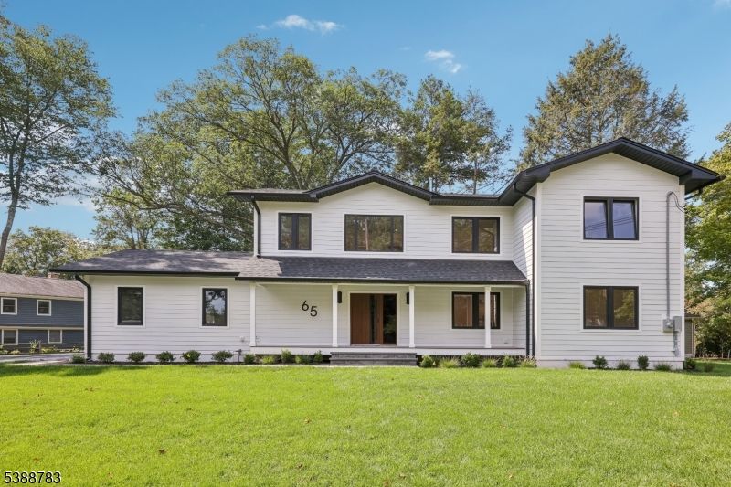 Exterior, Facade, Farmhouse