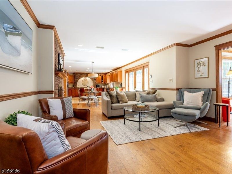 Dining room, Interior, Kitchen, Living room, Pendant Lights, Recessed Lighting, Wood Texture Flooring