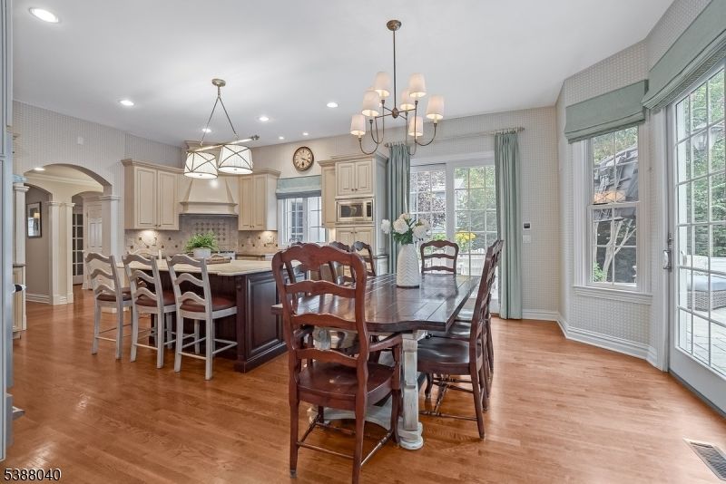Chandelier, Dining room, Interior, Kitchen, Pendant Lights, Recessed Lighting, Wood Texture Flooring