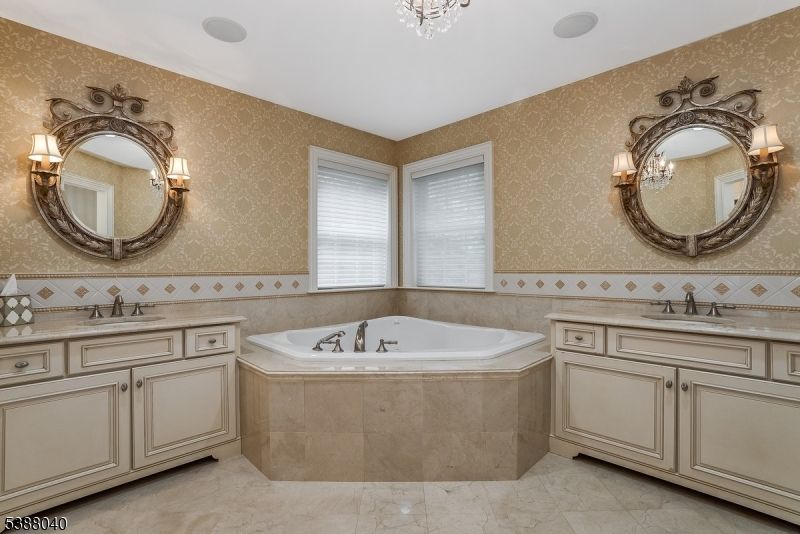 Bathroom, Dual Sink Vanities, Interior