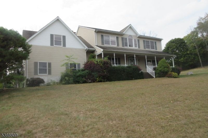 Backyard, Exterior, Facade, Farmhouse