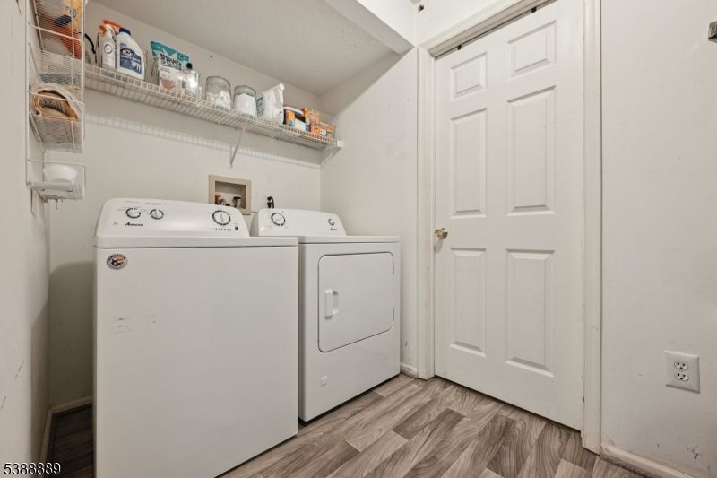 Interior, Utility Closets, Washer, Wood Texture Flooring