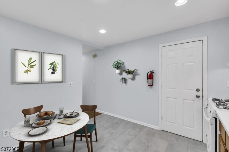 Dining room, Interior, Recessed Lighting