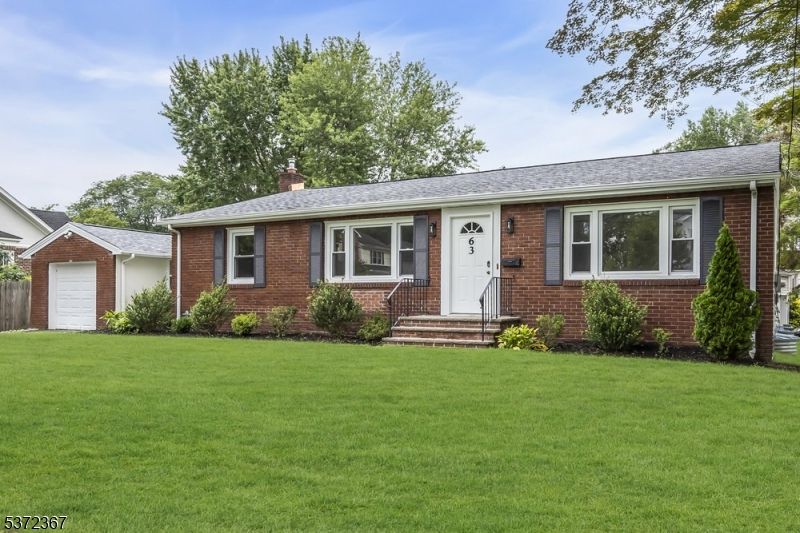 Detached Garage, Exterior, Facade, Brick Facade, Ranch