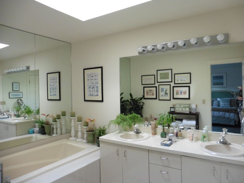 Bathroom, Dual Sink Vanities, Interior