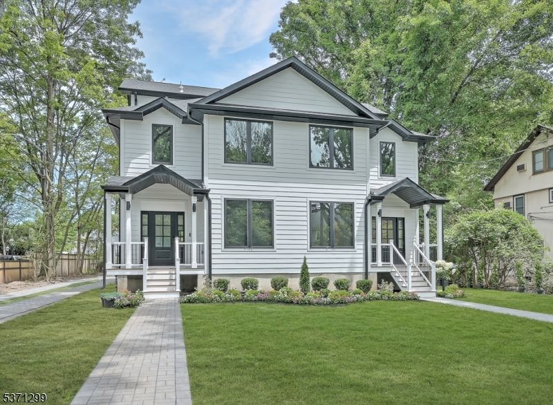 Exterior, Facade, Farmhouse