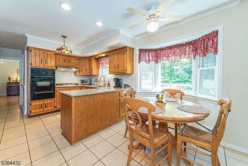 Dining room, Interior, Kitchen, Recessed Lighting