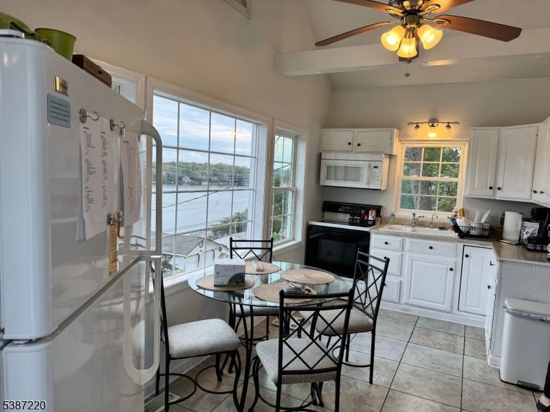 Dining room, Interior, Kitchen, Water