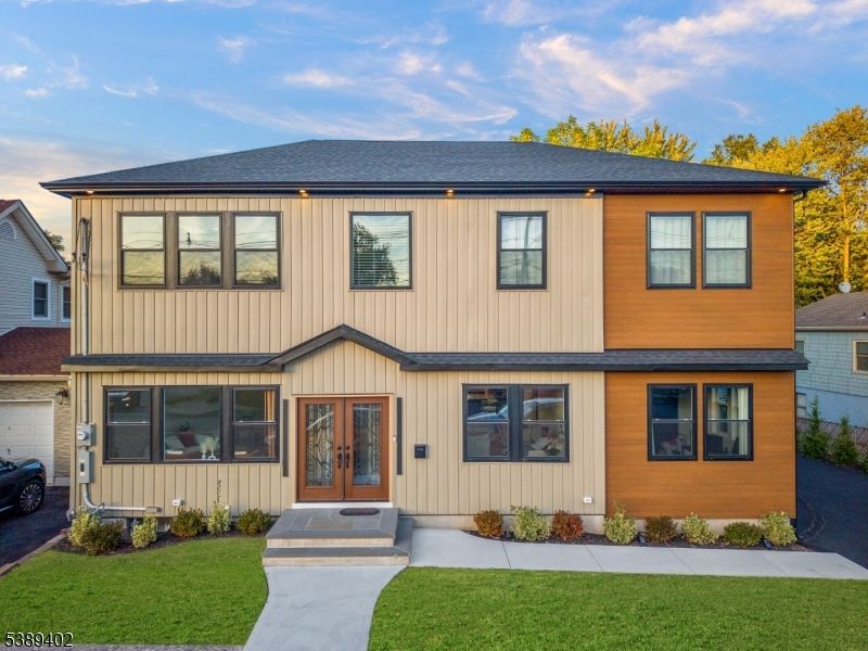 Exterior, Facade, Farmhouse