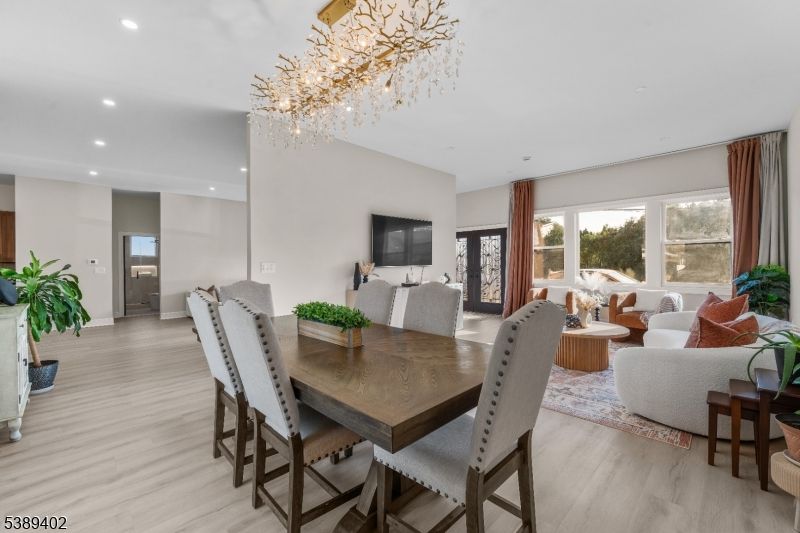 Chandelier, Dining room, Interior, Living room, Recessed Lighting, Wood Texture Flooring