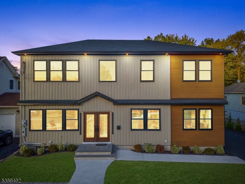 Exterior, Facade, Farmhouse