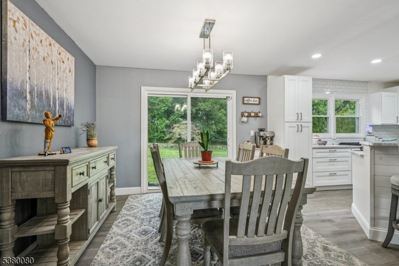 Chandelier, Dining room, Interior, Kitchen, Recessed Lighting, Wood Texture Flooring