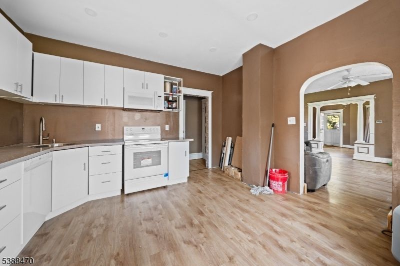 Interior, Kitchen, Wood Texture Flooring