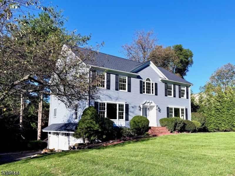 Attached, Backyard, Exterior, Facade, Georgian