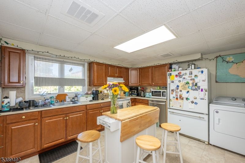 Interior, Kitchen, Recessed Lighting, Washer