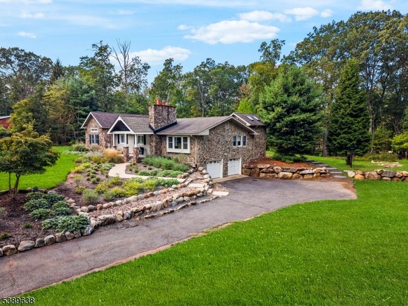Attached, Backyard, Exterior, Facade, Brick Facade, Ranch