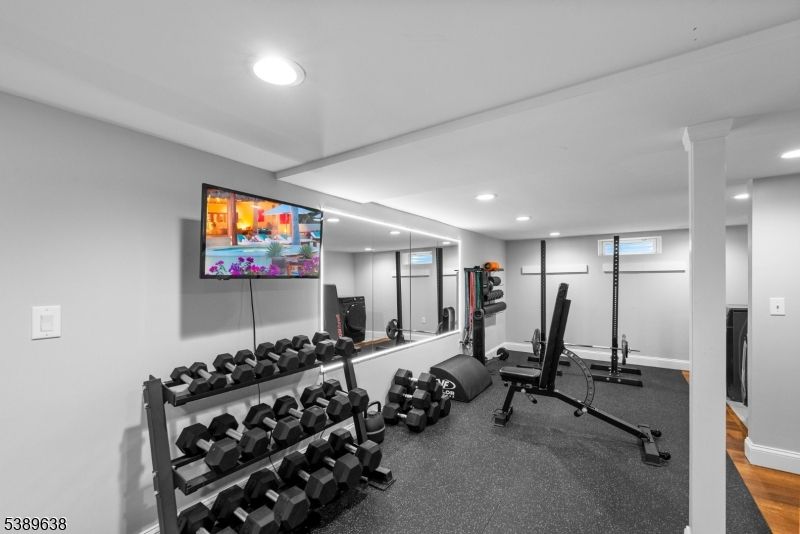 Fitness Equipment, Interior, Recessed Lighting, Wood Texture Flooring