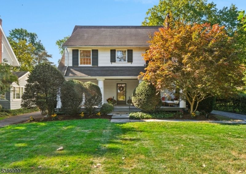 Exterior, Facade, Georgian