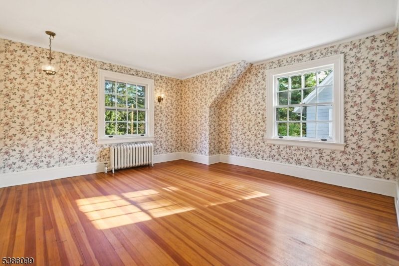 Empty room, Interior, Pendant Lights, Wood Texture Flooring