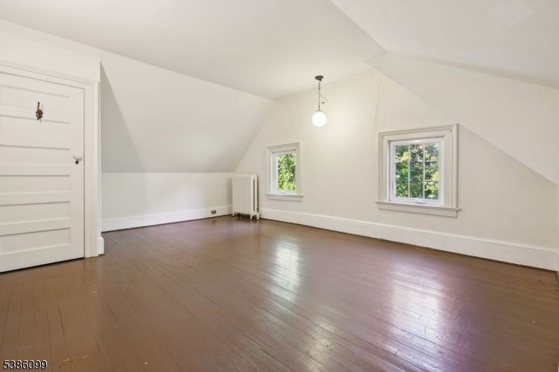 Empty room, Interior, Pendant Lights, Wood Texture Flooring
