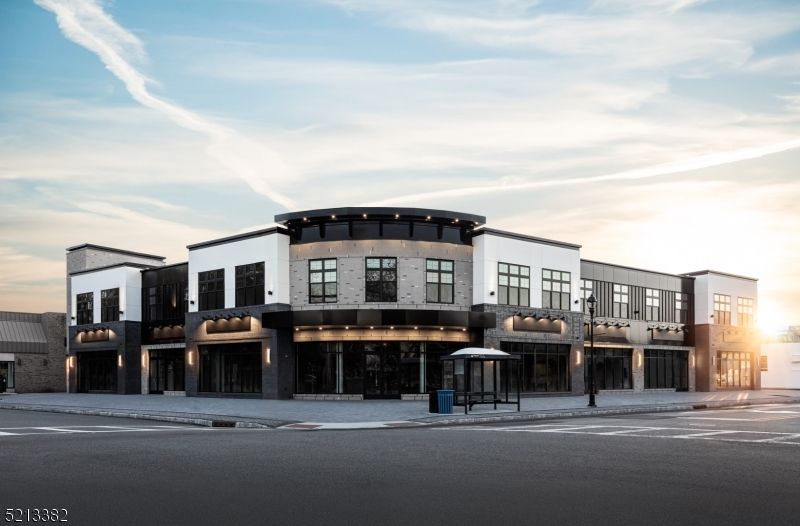 Exterior, Facade, Rowhouse