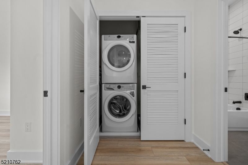 Interior, Utility Closets, Washer, Wood Texture Flooring