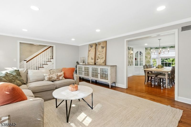 Chandelier, Dining room, Interior, Living room, Pendant Lights, Recessed Lighting, Wood Texture Flooring