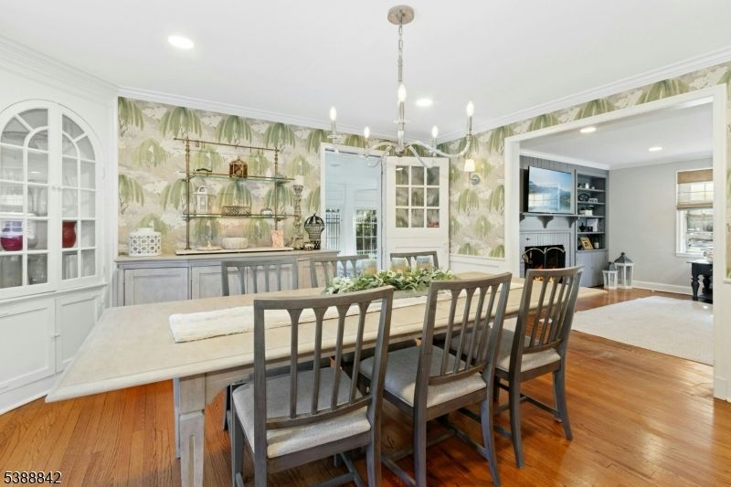 Dining room, Fireplace, Interior, Pendant Lights, Recessed Lighting, Wood Texture Flooring