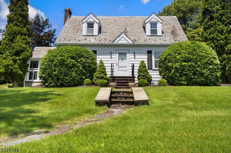 Exterior, Facade, Cape Cod