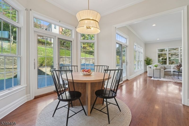Dining room, Interior, Living room, Pendant Lights, Recessed Lighting, Wood Texture Flooring