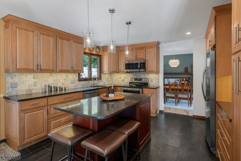 Dining room, Interior, Kitchen, Pendant Lights, Recessed Lighting, Stainless Steel Appliances