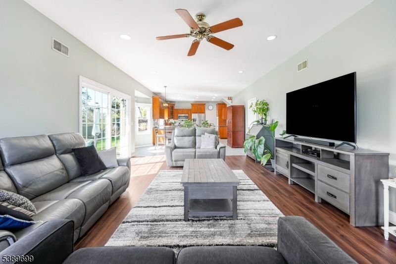 Interior, Kitchen, Living room, Recessed Lighting, Wood Texture Flooring