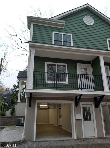 Exterior, Facade, American Craftsman