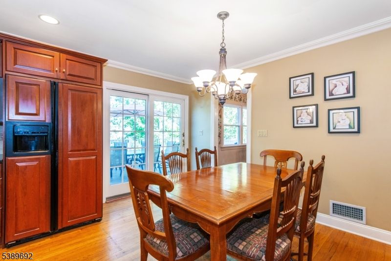 Chandelier, Dining room, Interior, Recessed Lighting, Wood Texture Flooring