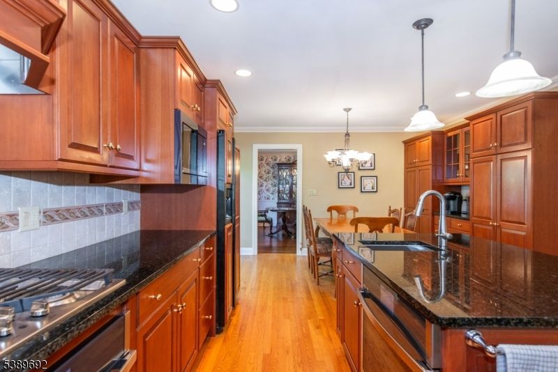 Chandelier, Dining room, Interior, Kitchen, Pendant Lights, Recessed Lighting, Wood Texture Flooring