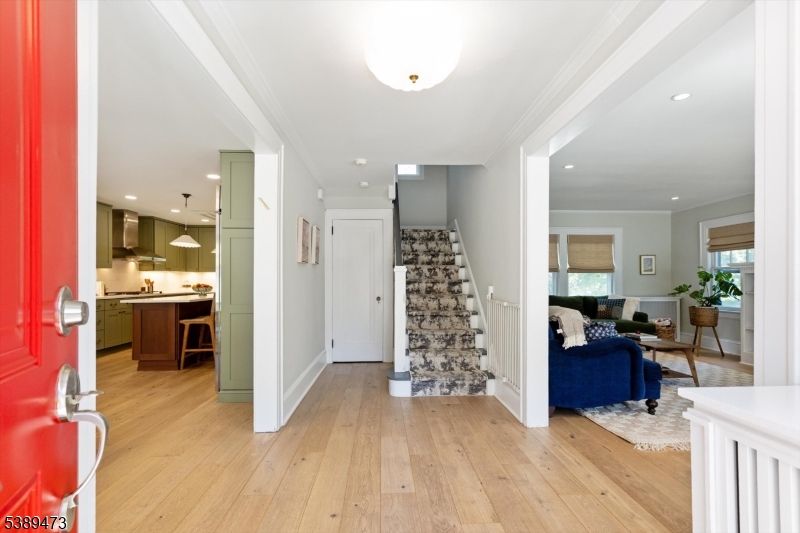 Interior, Kitchen, Living room, Pendant Lights, Recessed Lighting, Wood Texture Flooring