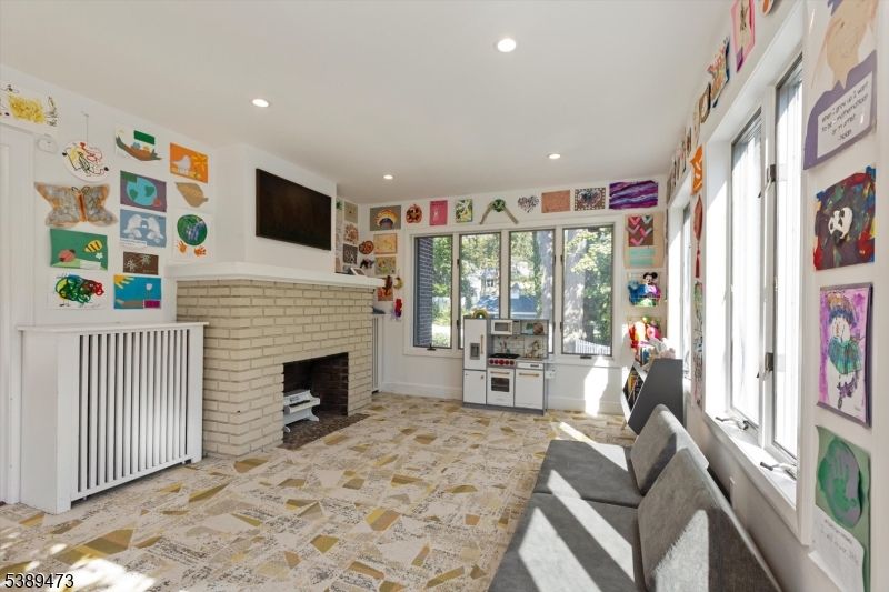 Fireplace, Interior, Recessed Lighting