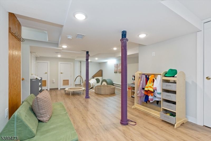 Interior, Recessed Lighting, Wood Texture Flooring