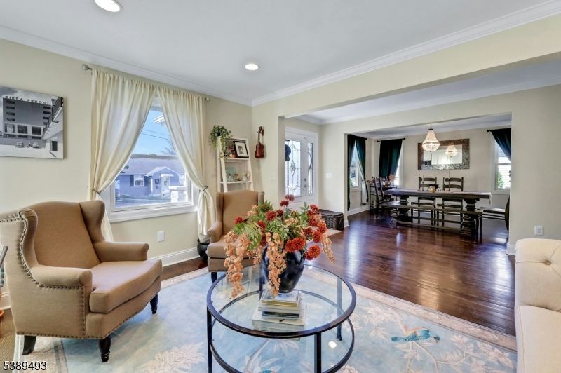 Dining room, Interior, Living room, Pendant Lights, Recessed Lighting, Wood Texture Flooring