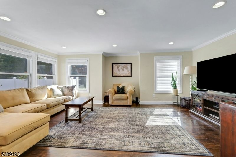 Interior, Living room, Recessed Lighting, Wood Texture Flooring