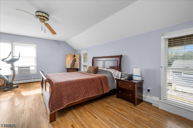 Bedroom, Fitness Equipment, Interior, Wood Texture Flooring