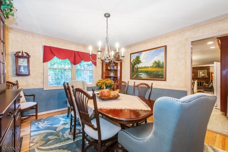 Chandelier, Dining room, Interior, Recessed Lighting, Wood Texture Flooring