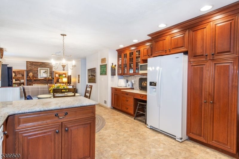 Chandelier, Dining room, Interior, Kitchen, Pendant Lights, Recessed Lighting, Stone Walls