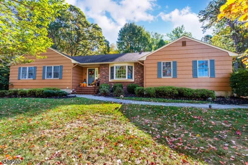 Exterior, Facade, Brick Facade, Ranch