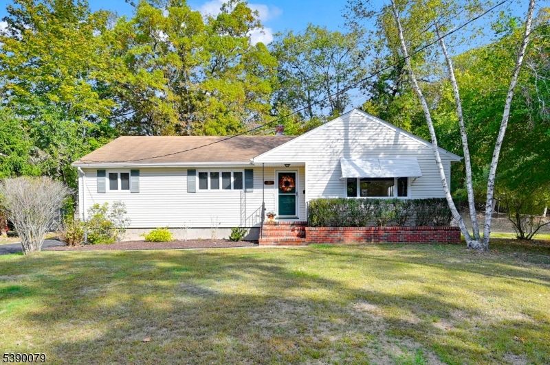 Backyard, Exterior, Facade, Cape Cod