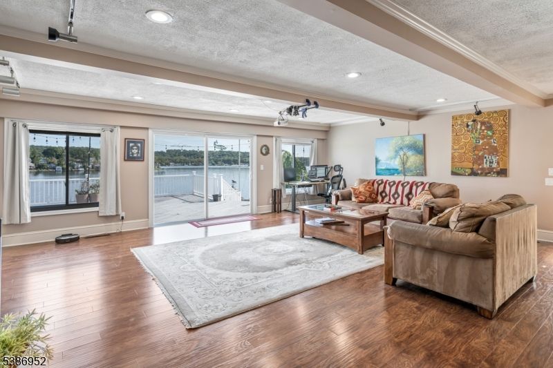 Interior, Living room, Recessed Lighting, Water, Wood Texture Flooring