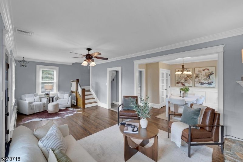 Chandelier, Dining room, Interior, Living room, Pendant Lights, Wood Texture Flooring