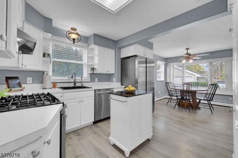 Dining room, Interior, Kitchen, Stainless Steel Appliances, Wood Texture Flooring