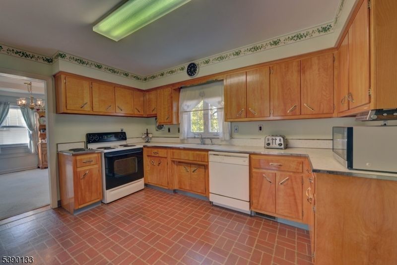 Chandelier, Interior, Kitchen