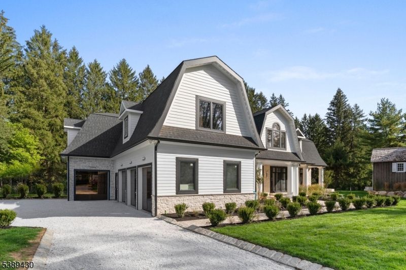 Attached, Exterior, Facade, Farmhouse